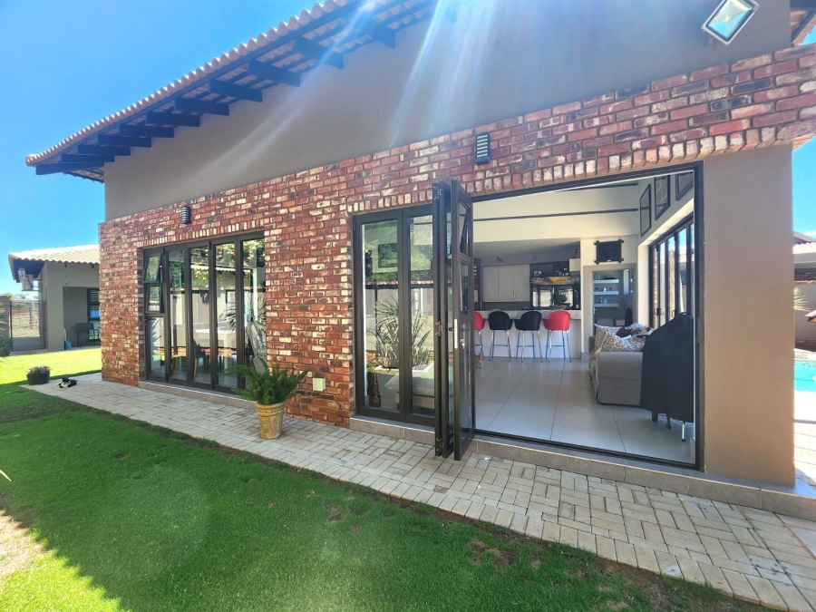 4 Bedroom Property for Sale in Wilkoppies North West